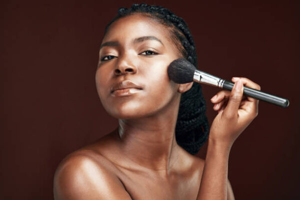 Achieve A Flawless Makeup With These 5 Essential Beauty Tools